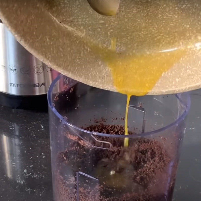Step 1 Make the crushed Oreo layer for Milo Oreo Chocolate Pudding