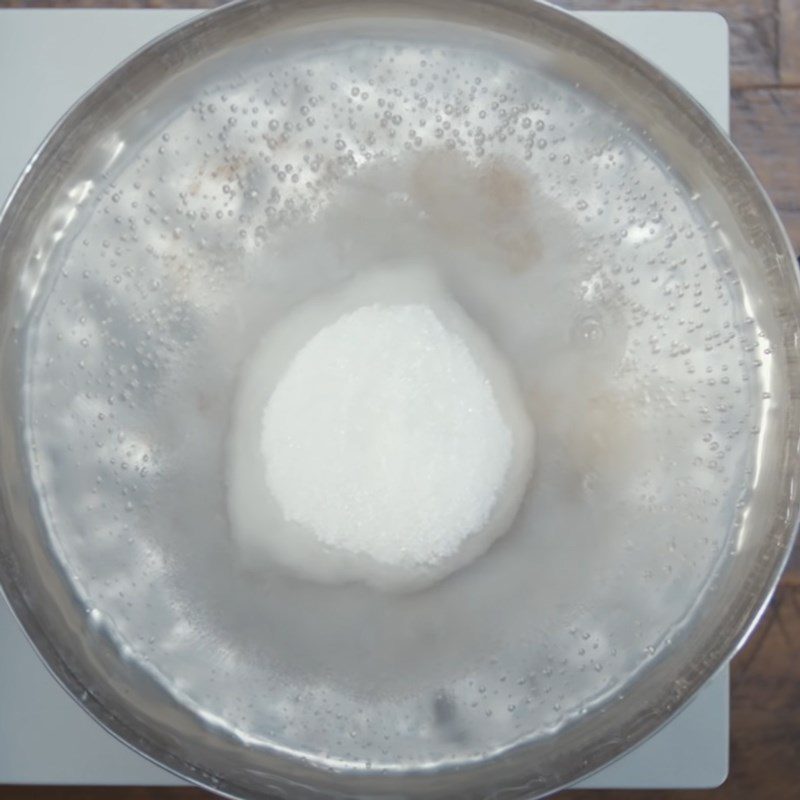 Step 1 Make the base layer of 3D jelly using a syringe
