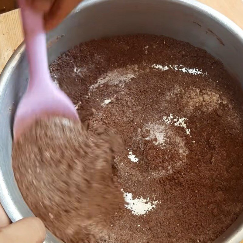 Step 5 Make the chocolate coating Fried chocolate donut