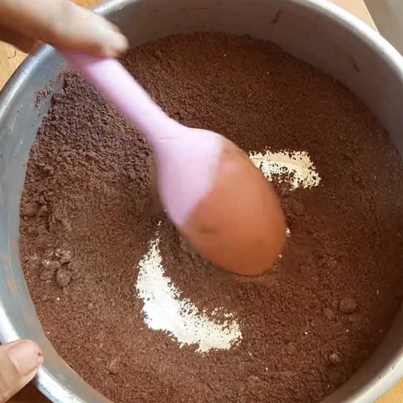 Step 5 Make the chocolate coating Fried chocolate donut