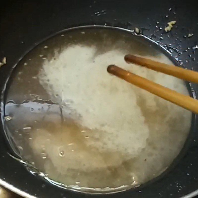 Step 3 Making tamarind sauce for crispy fried eel