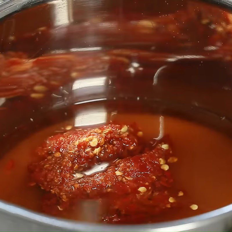 Step 2 Making chili sauce with star fruit