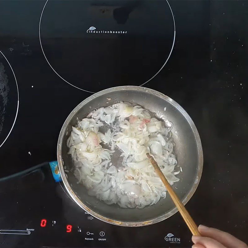 Step 2 Making scallion oil for grilled oysters with an air fryer