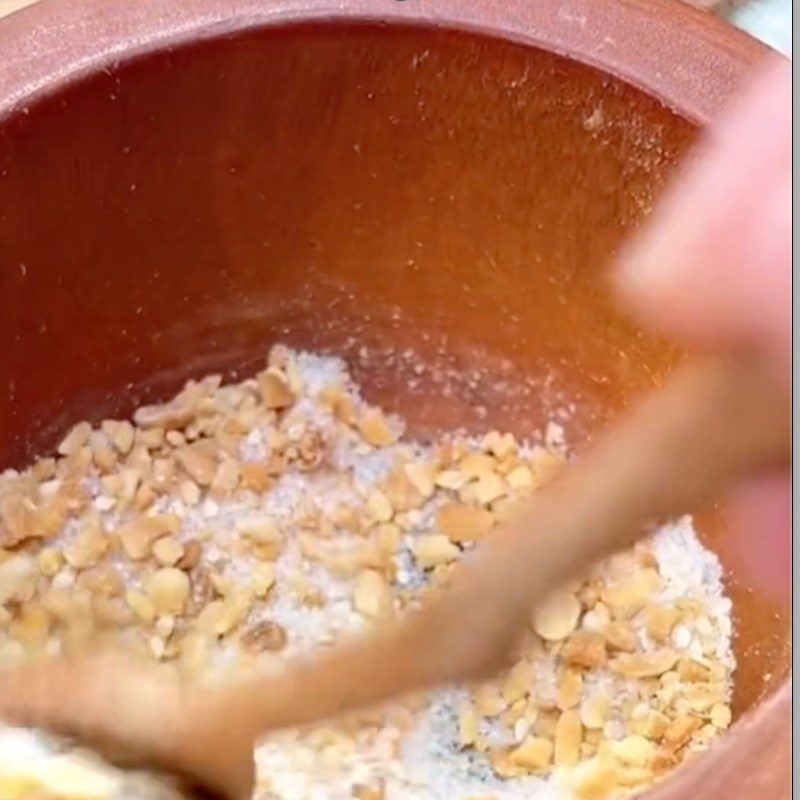 Step 3 Make sesame salt to serve Vegan Sticky Rice (Recipe from the TikTok channel Vegetarian Kitchen XANH)