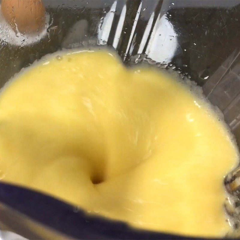 Step 3 Make the pineapple filling for steamed bread with pineapple filling