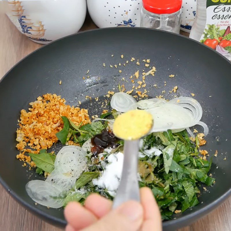 Step 4 Make the chicken stuffing Steamed chicken with rice paddy herb