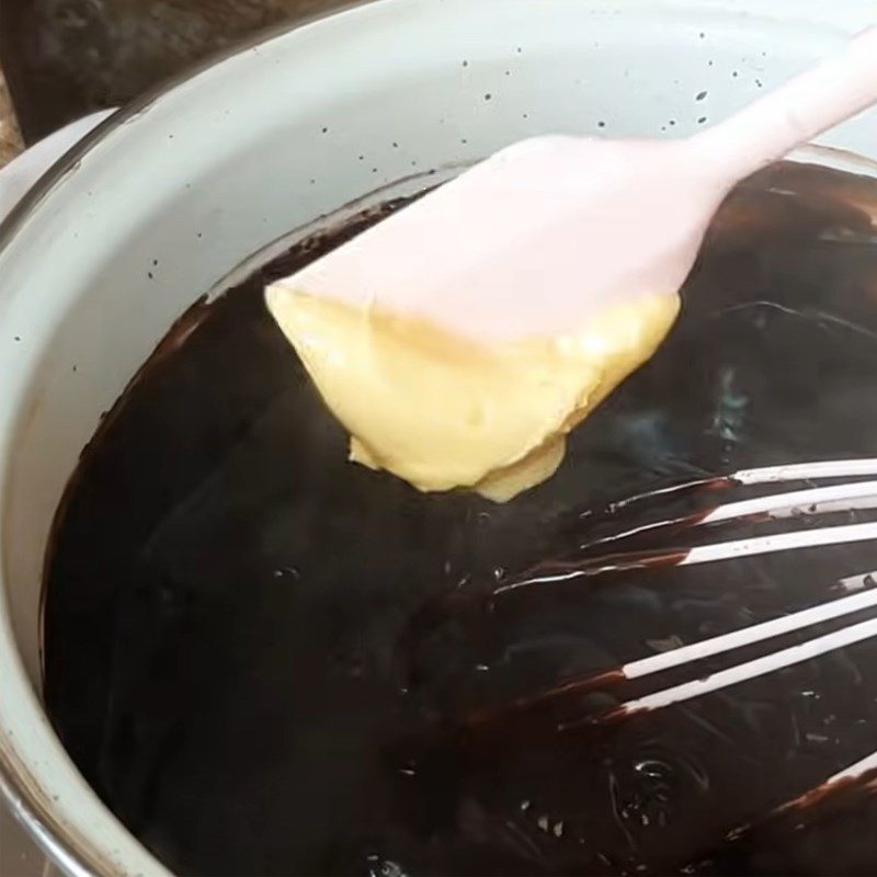 Step 4 Making chocolate filling Fried chocolate donut