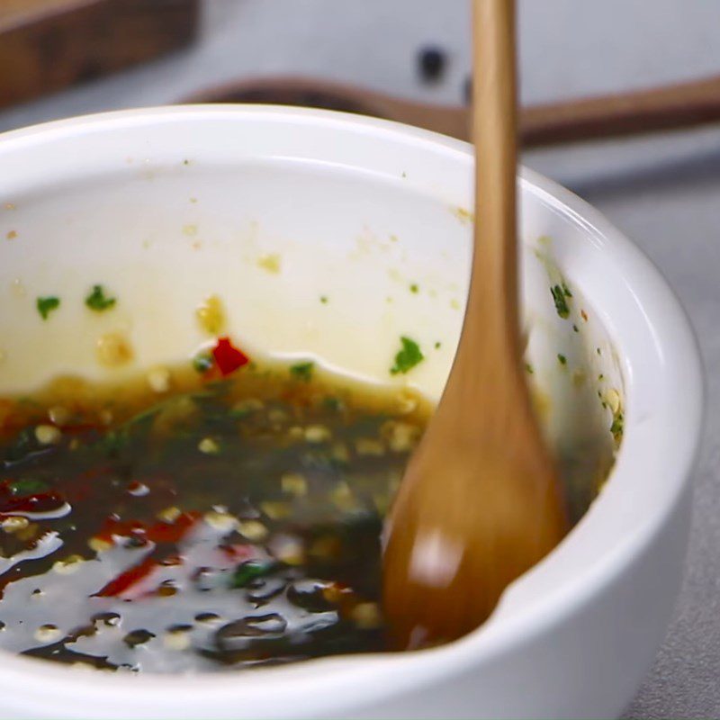 Step 4 Make dipping sauce for steamed beef with lemongrass and pandan leaves