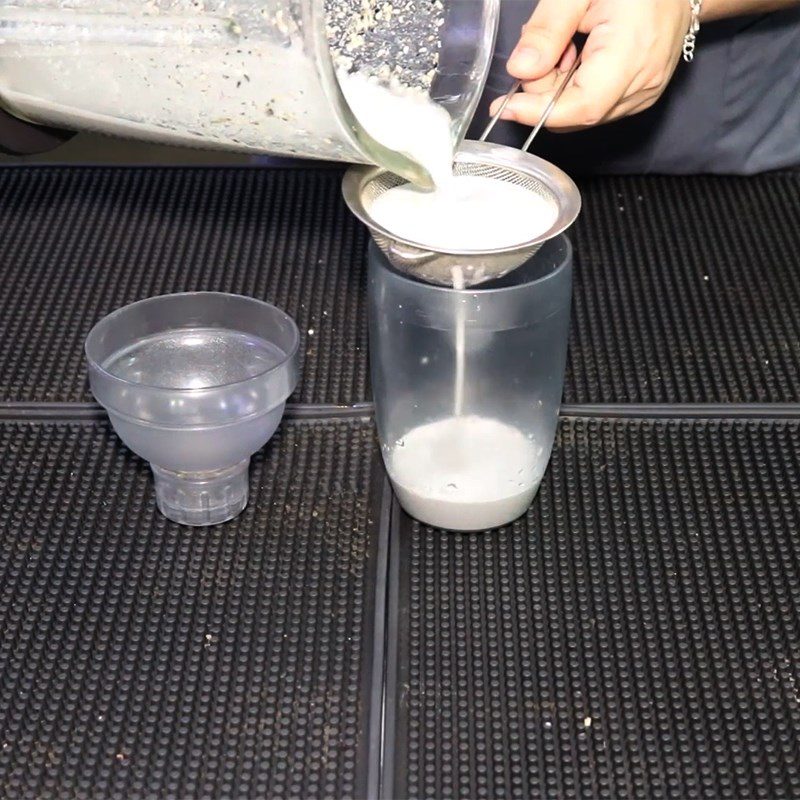 Step 2 Make sesame milk Black sesame latte with milk cream