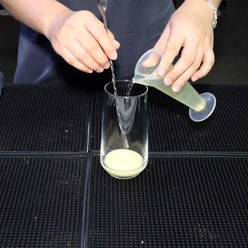 Step 2 Make sesame milk Black sesame latte with milk cream