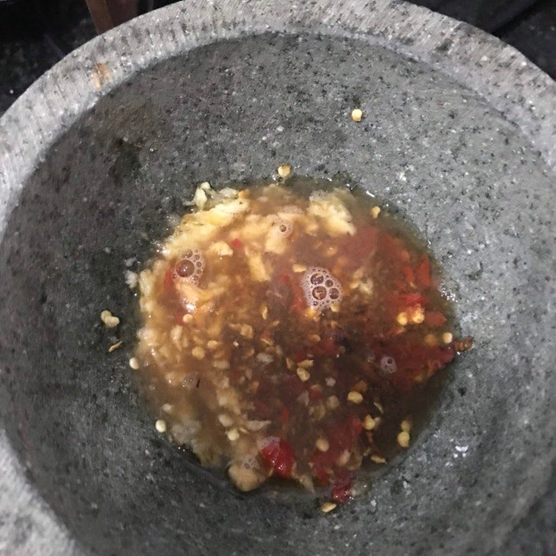 Step 2 Make anchovy fish sauce (Recipe shared by a user)