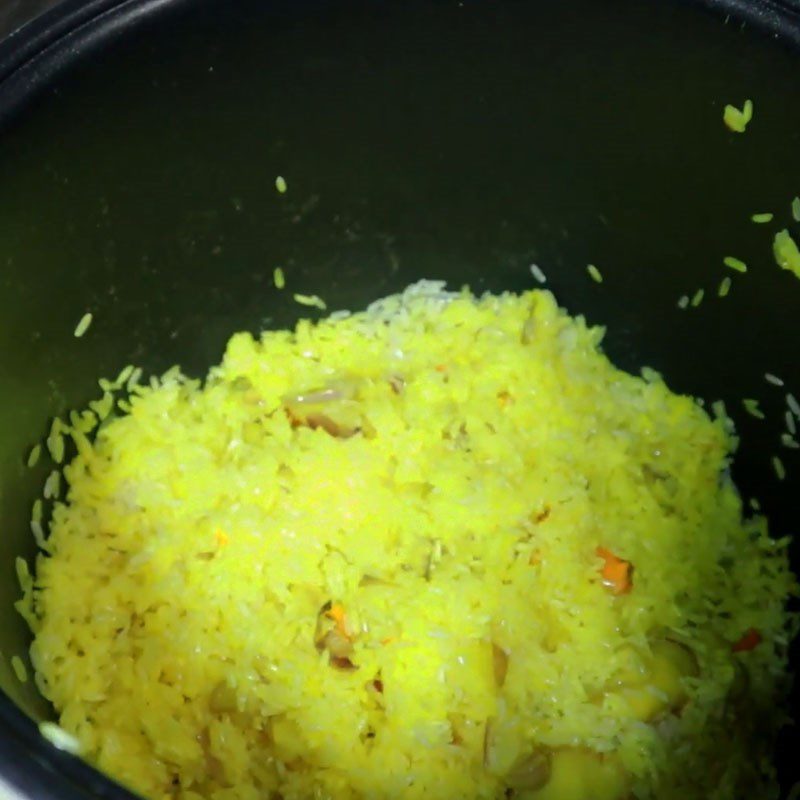 Step 3 Make turmeric water and cook rice for vegetarian Hoi An chicken