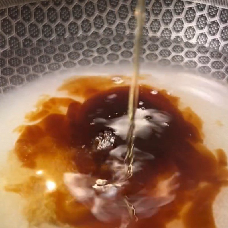 Step 4 Make the sauce for steamed minced meat with bok choy