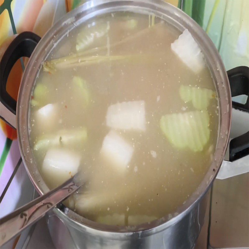 Step 4 Cooking the broth Vegetarian noodle soup