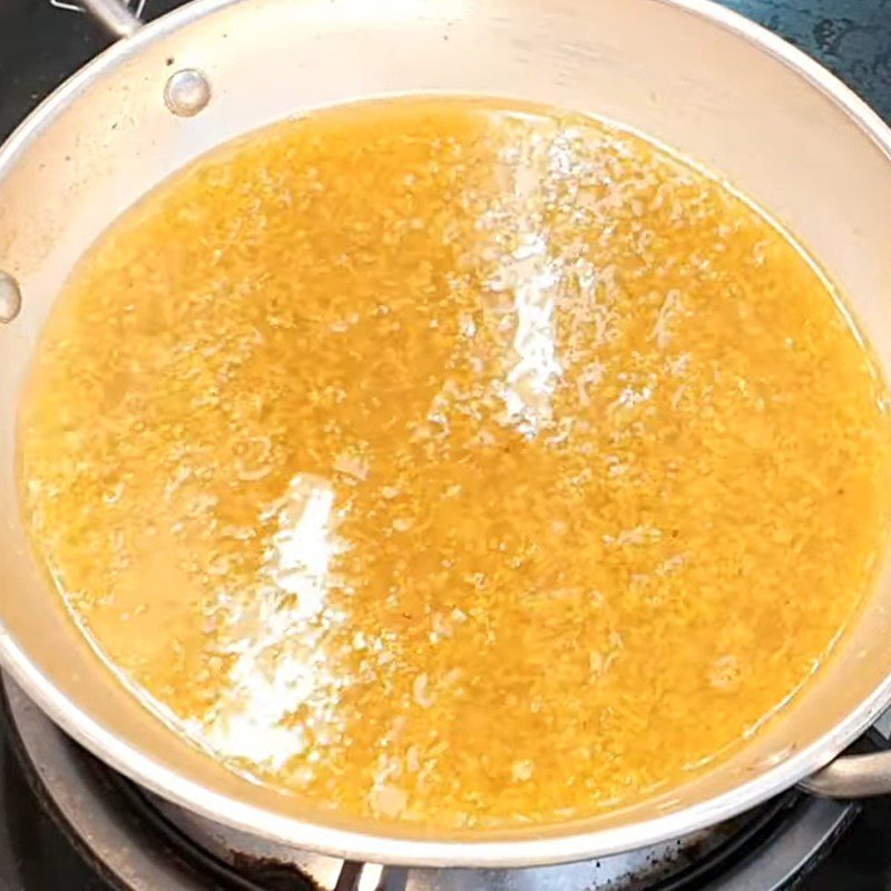 Step 4 Make the fermented soy sauce Catfish braised with fermented soybeans