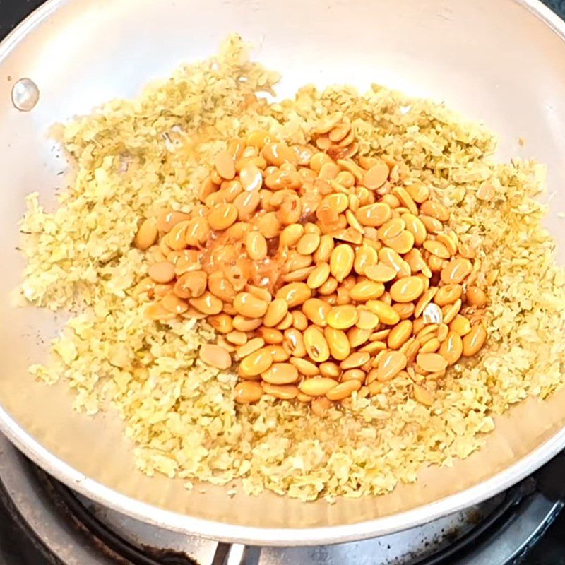 Step 4 Make the fermented soy sauce Catfish braised with fermented soybeans