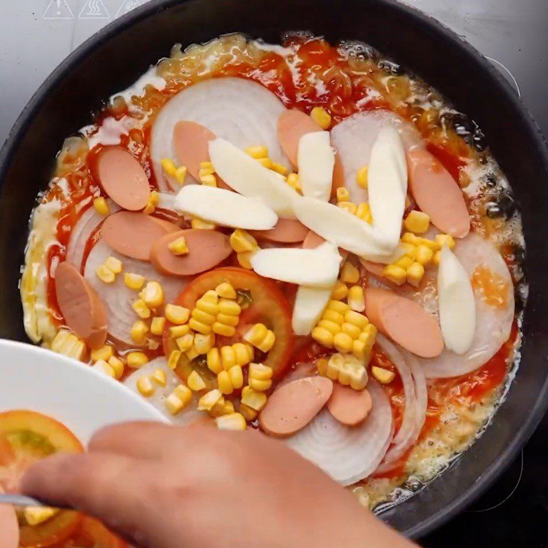 Step 3 Making pizza Instant noodle pizza