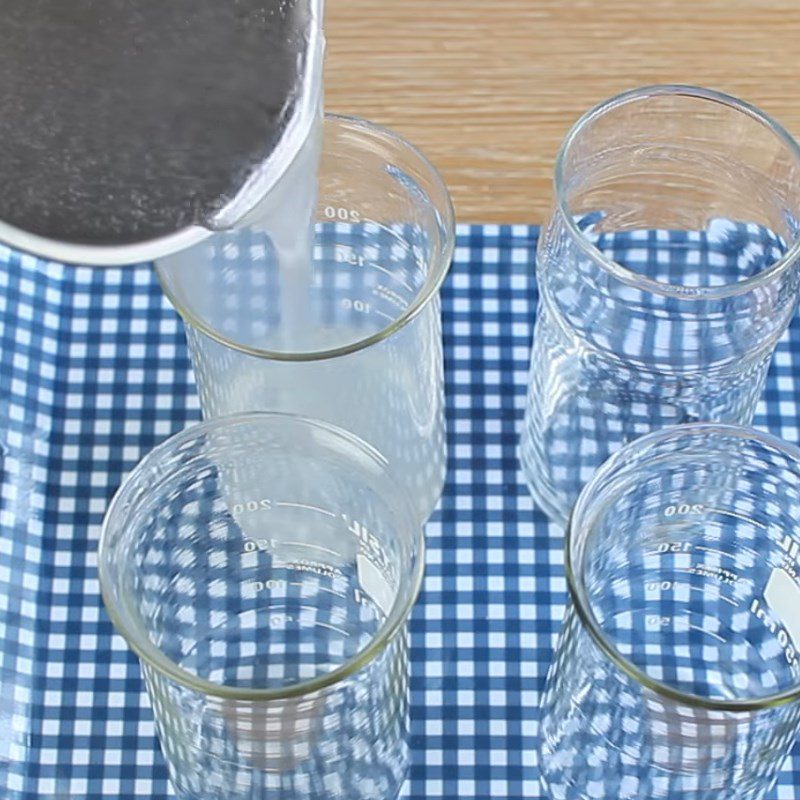Step 2 Make colored jelly 3D jelly using a straw