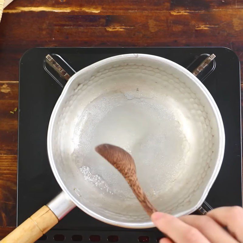 Step 2 Make sauce Fried chicken with pandan leaves