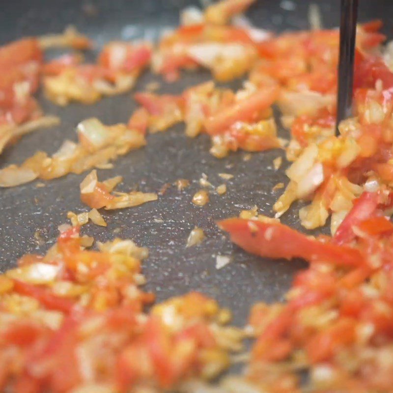 Step 3 Make tomato sauce Cheese stir-fried noodles