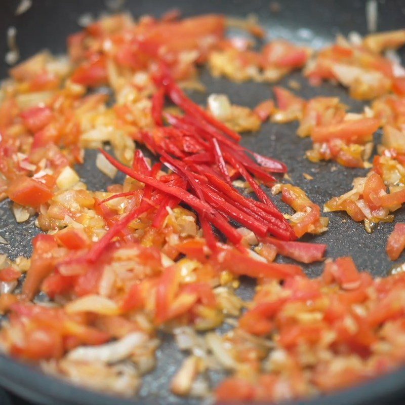 Step 3 Make tomato sauce for chicken and cheese pasta