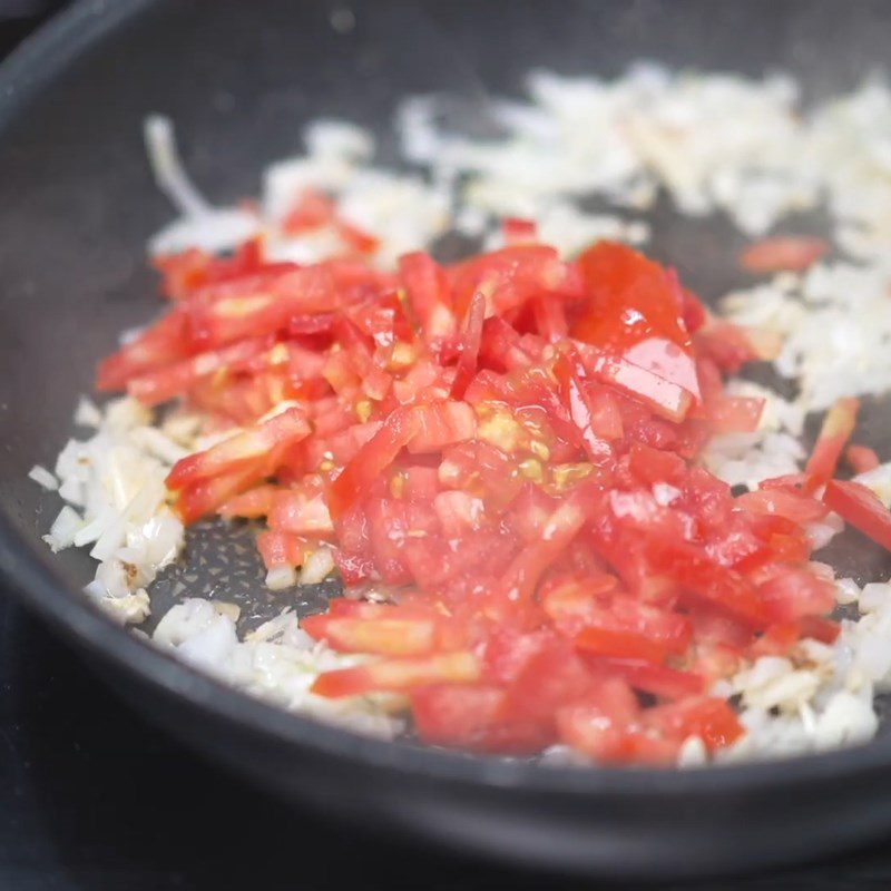 Step 3 Make tomato sauce Cheese stir-fried noodles