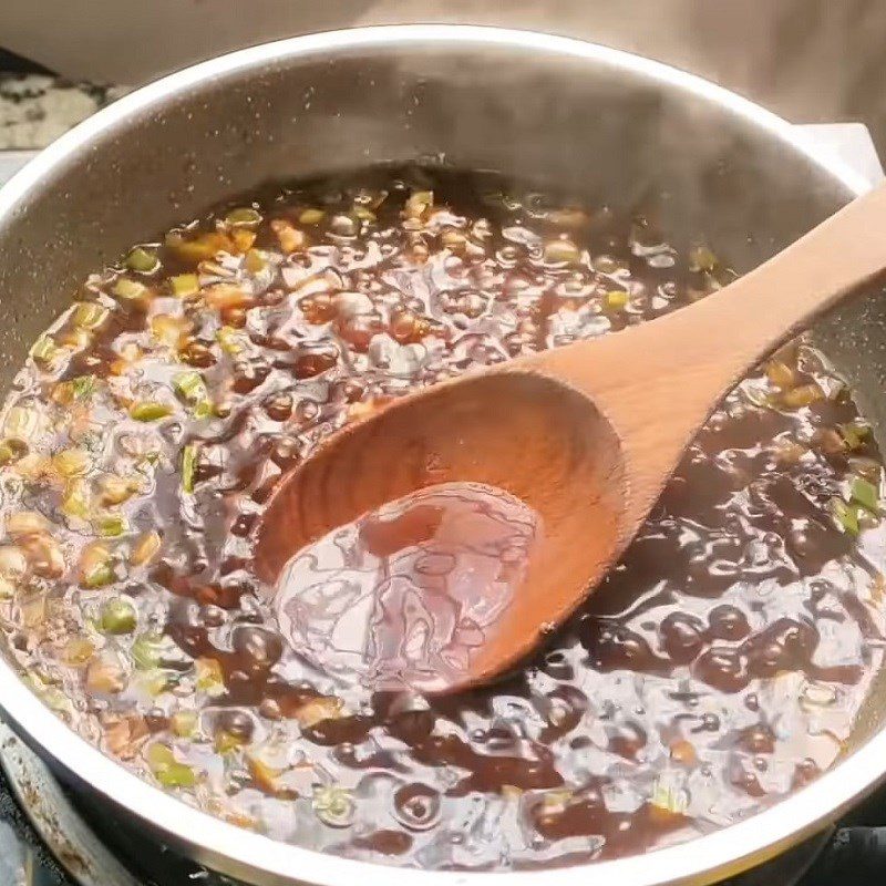 Step 3 Make the braising sauce Stuffed eggplant