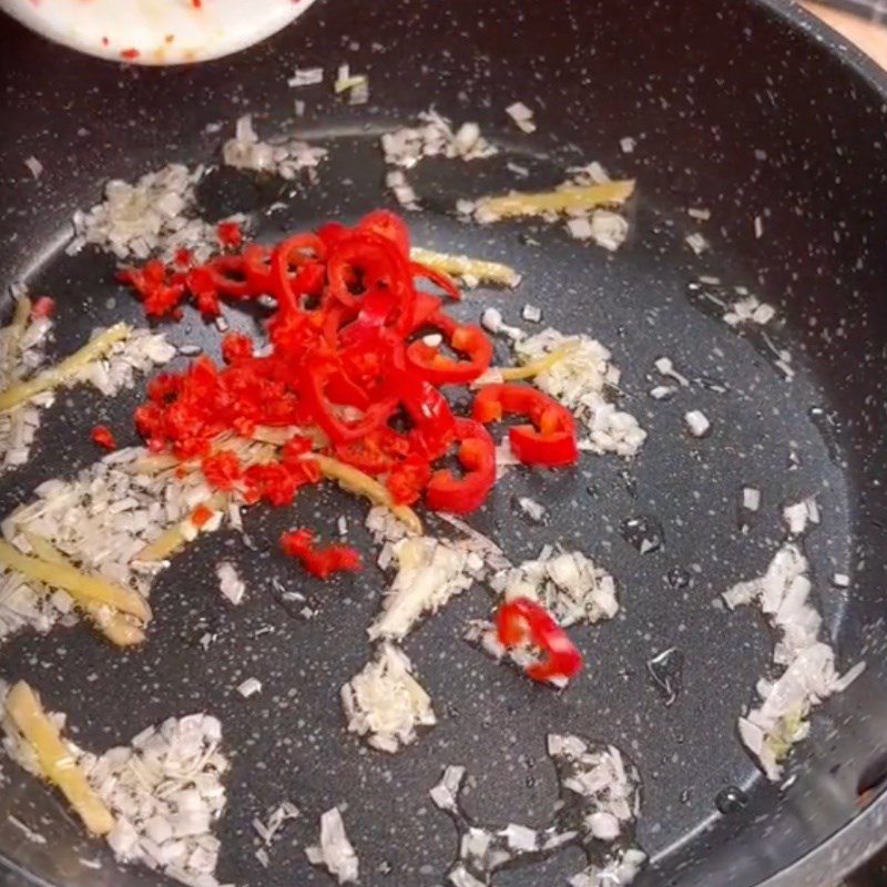 Step 3 Making satay sauce Eggplant with tomato sauce (Recipe shared by Tiktok Vegetarian Kitchen XANH)