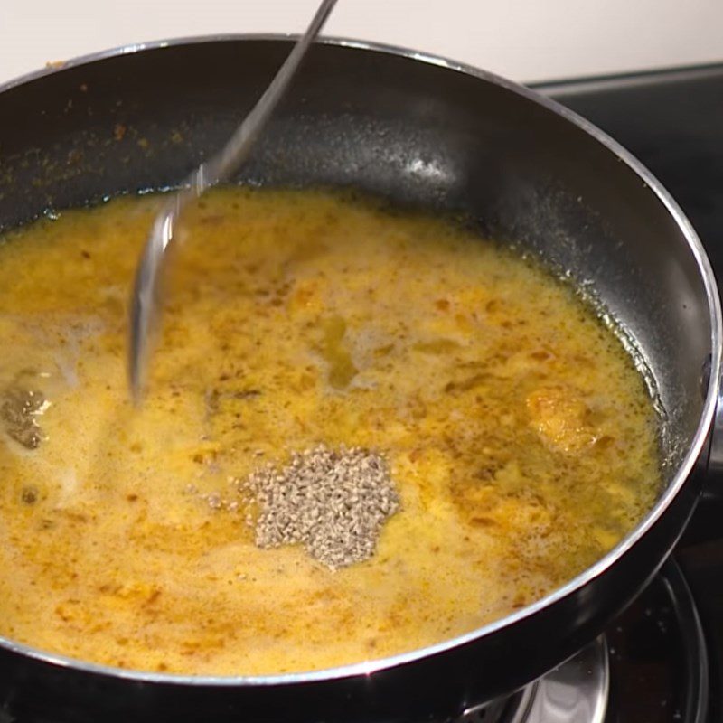 Step 5 Making salted egg sauce Fried fish roe with salted egg sauce