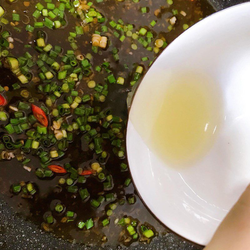 Step 3 Make soy sauce Steamed eggplant with soy sauce