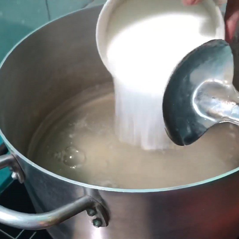 Step 4 Making green bean jelly, pandan leaf, and milk Green bean jelly with pandan leaf