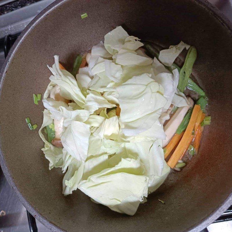 Step 2 Stir-fried vegetables Stir-fried mixed noodles