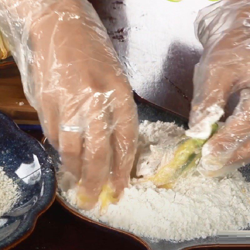 Step 4 Dusting and frying Stuffed zucchini flowers