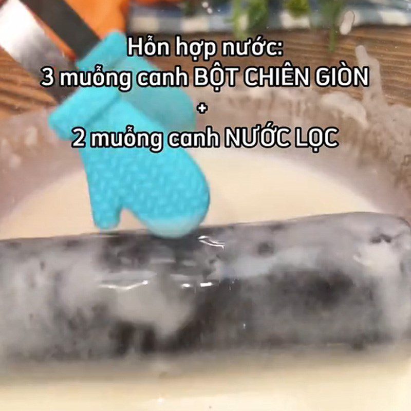 Step 3 Roll the spring roll with flour Seaweed spring roll (Recipe shared from TikTok Cooking with TasteVN)