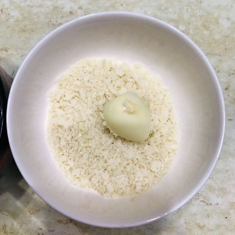 Step 3 Roll quail eggs in breadcrumbs Fried quail eggs