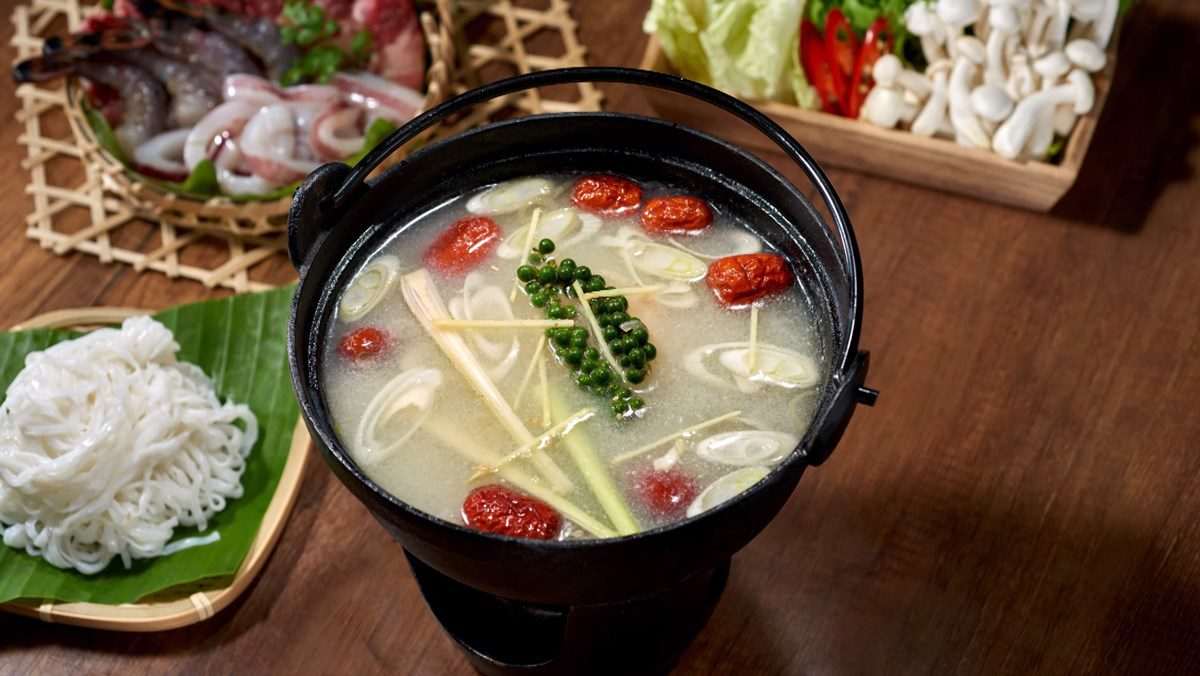 Seafood soy milk hot pot