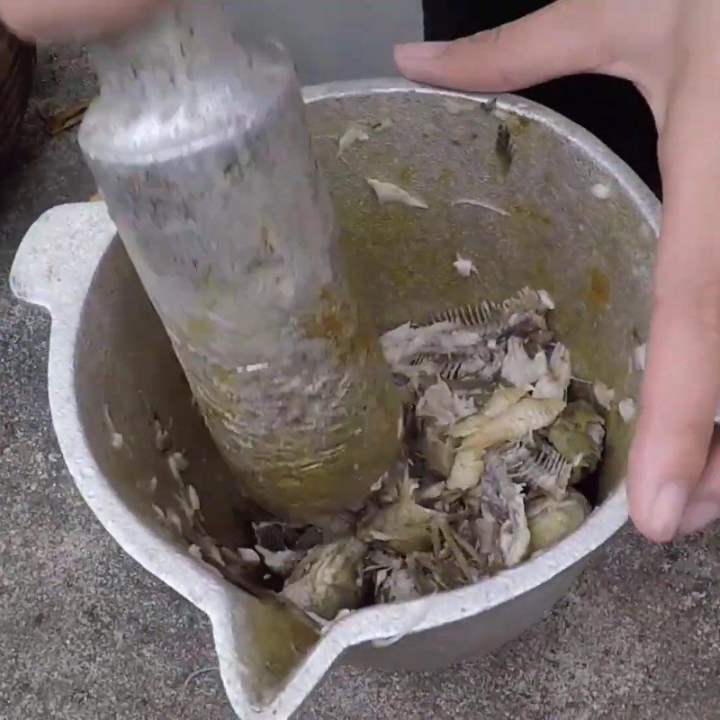 Step 4 Extracting Fish Bone Broth Sticky Rice with Mudfish