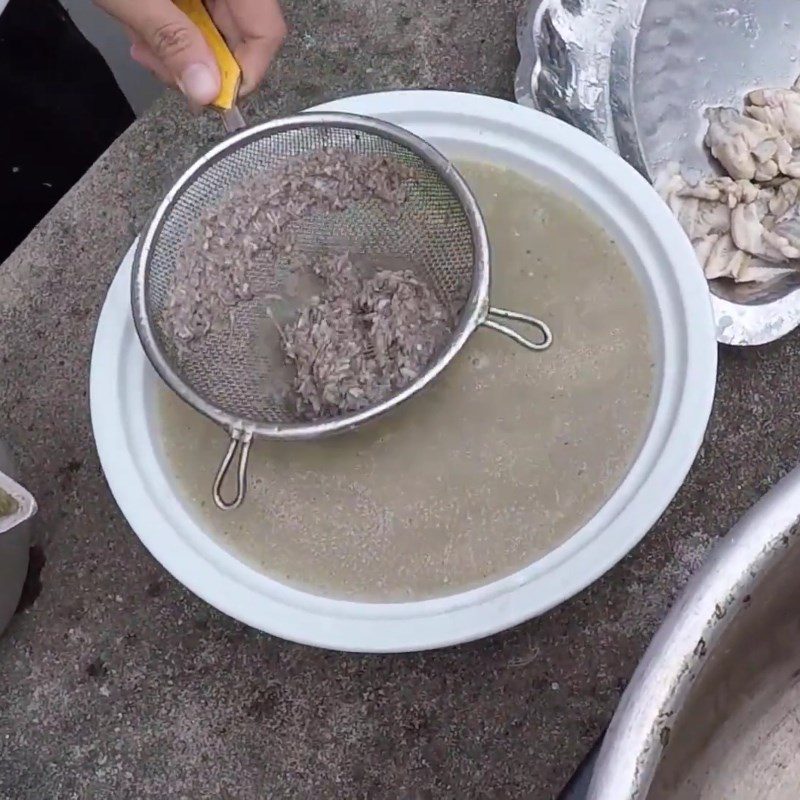 Step 4 Extracting Fish Bone Broth Sticky Rice with Mudfish