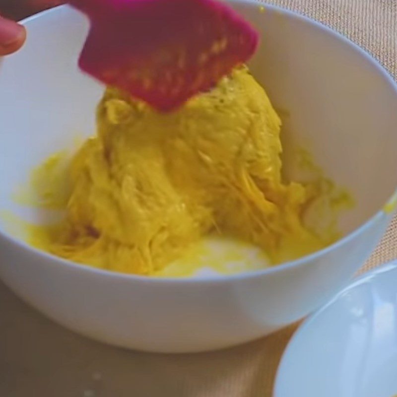 Step 3 Filter the flesh and mash the durian for Durian Cassava Cake
