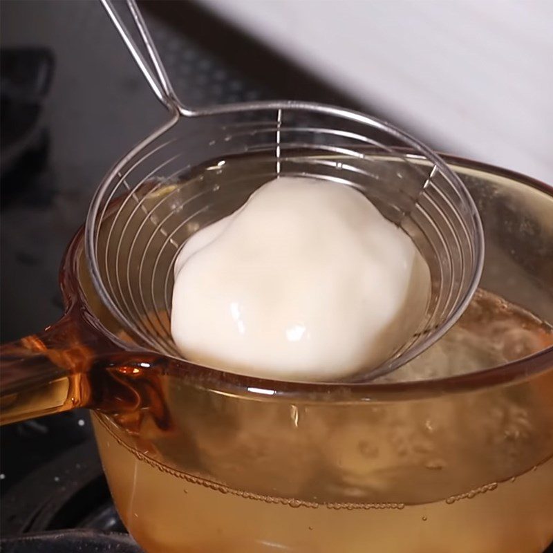 Step 2 Boil the cake dough Fried Pâté Cake