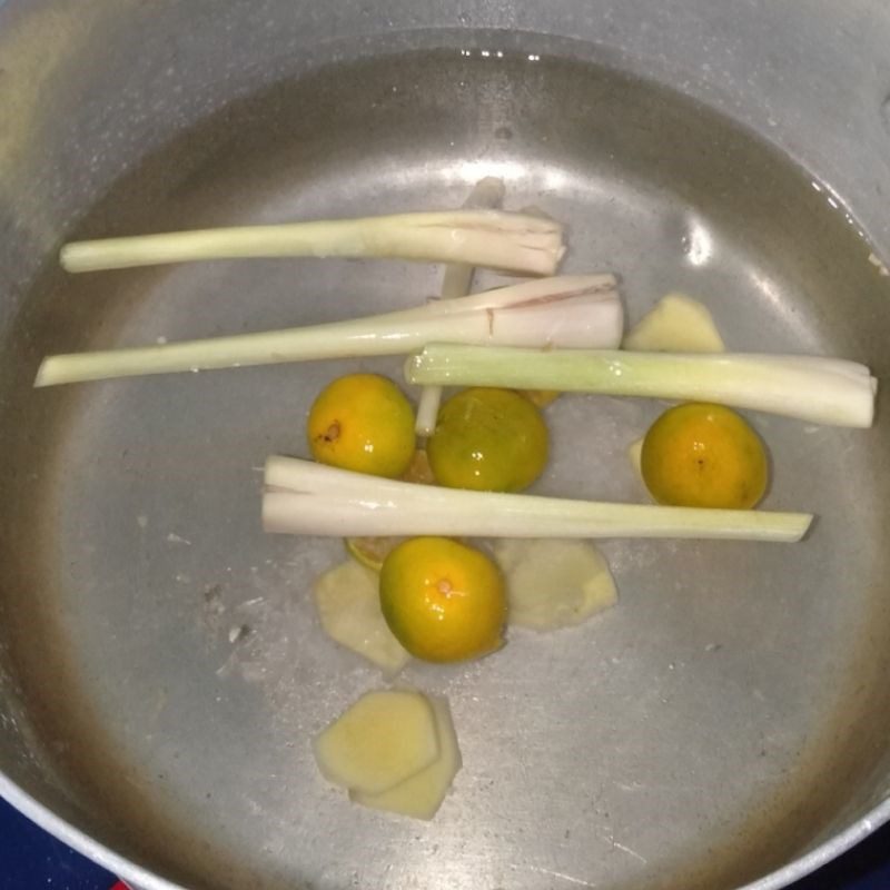 Step 2 Boil the chicken feet for Chicken Feet with Garlic Chili Sauce