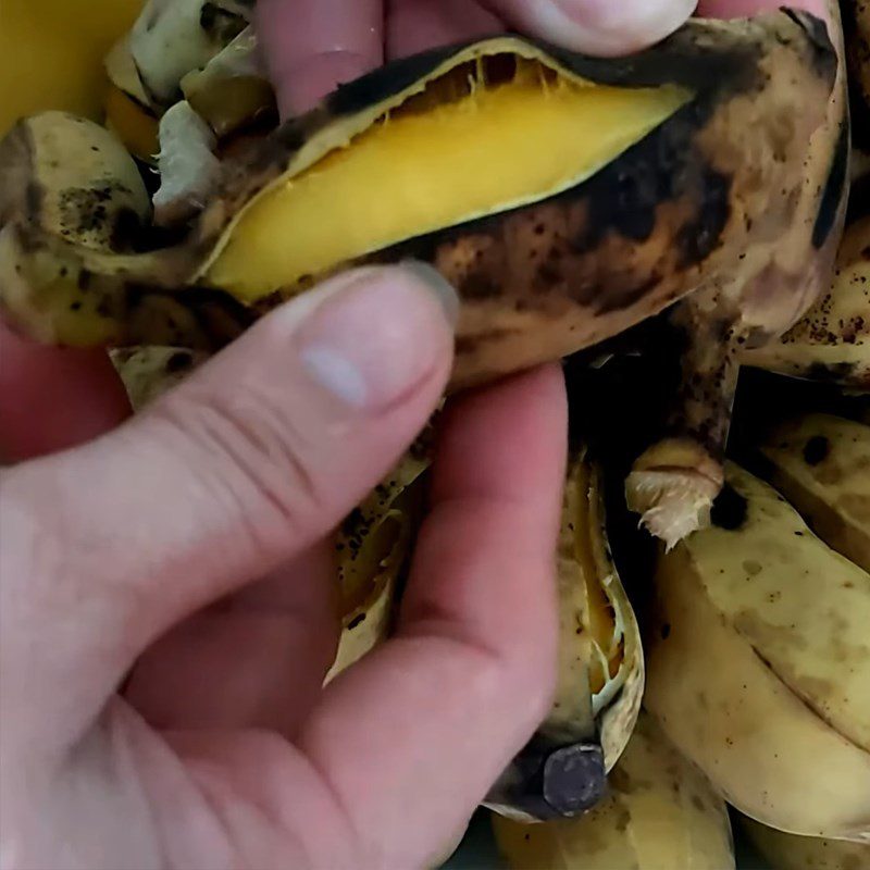 Step 1 Boil the banana Banana Sweet Soup