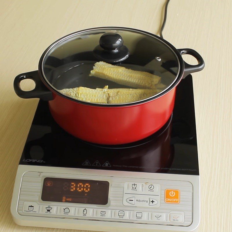 Step 2 Boil the corn cobs for corn milk