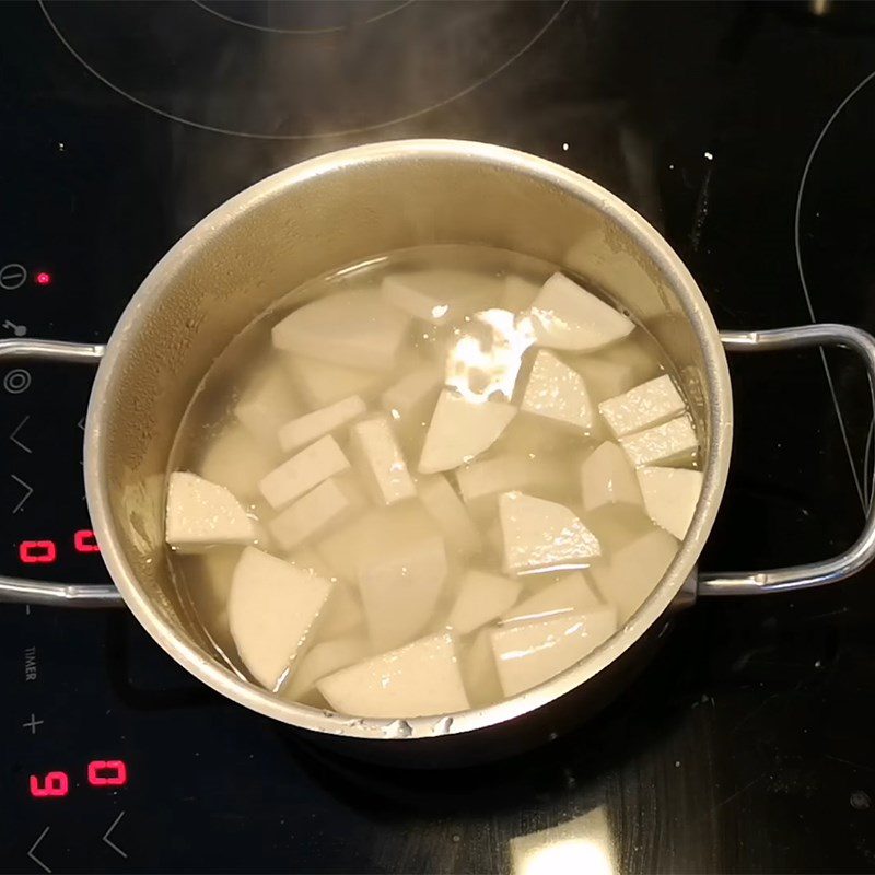 Step 2 Boil taro Taro banana dessert with tapioca pearls