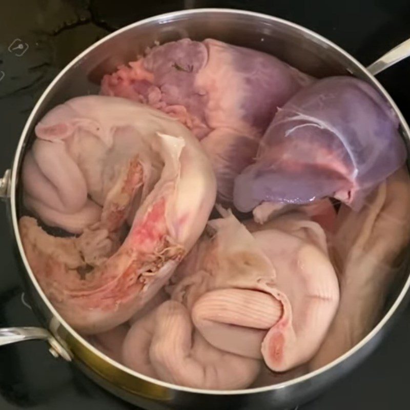 Step 3 Boil pig intestines Hủ tiếu lòng