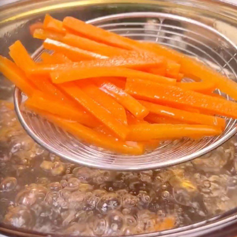 Step 2 Boil the ingredients for Stir-fried noodles with pickled mustard greens (Recipe shared by Tiktok Vegetarian Kitchen XANH)