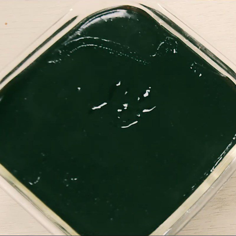Step 3 Filter the jelly and cut the jelly Black bean jelly with pearls