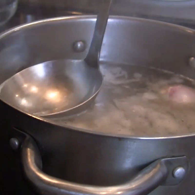 Step 3 Boil shrimp and chicken Fish ball soup