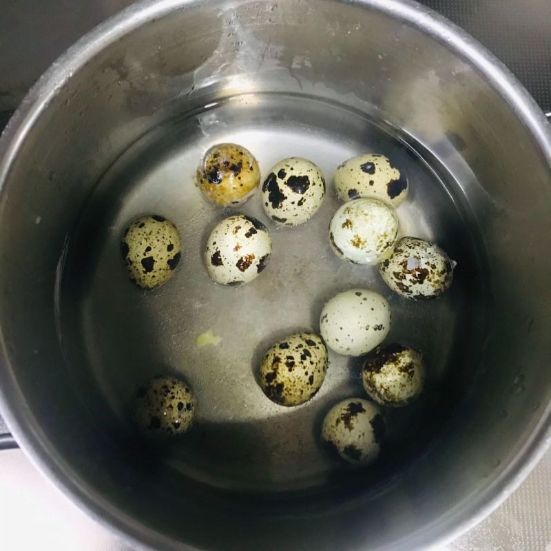 Step 1 Boil quail eggs Fried quail eggs