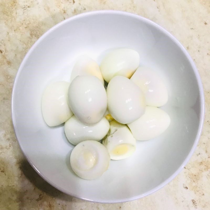 Step 1 Boil quail eggs Fried quail eggs